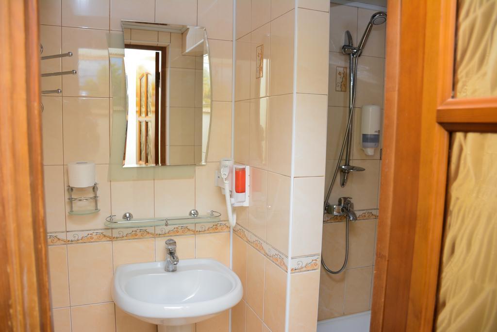 Bazar Motel Chisinau Eksteriør bilde