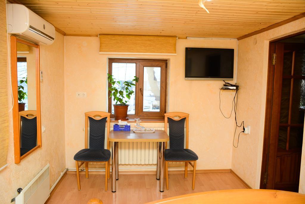 Bazar Motel Chisinau Eksteriør bilde