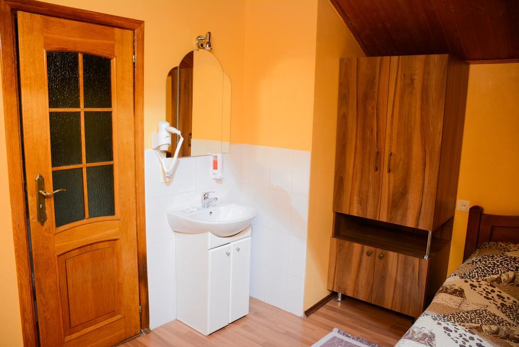 Bazar Motel Chisinau Eksteriør bilde